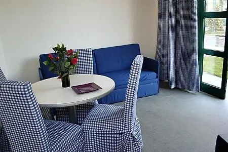 Sleeps 4 Pool Wifi Appartement *