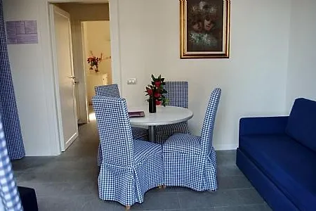 Appartement Sleeps 4 Pool Wifi *
